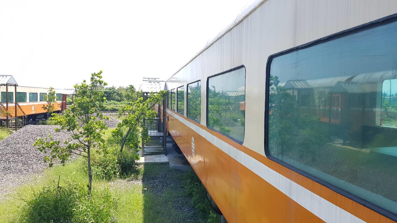 Da Yi Train Homestay Donggang Exterior foto